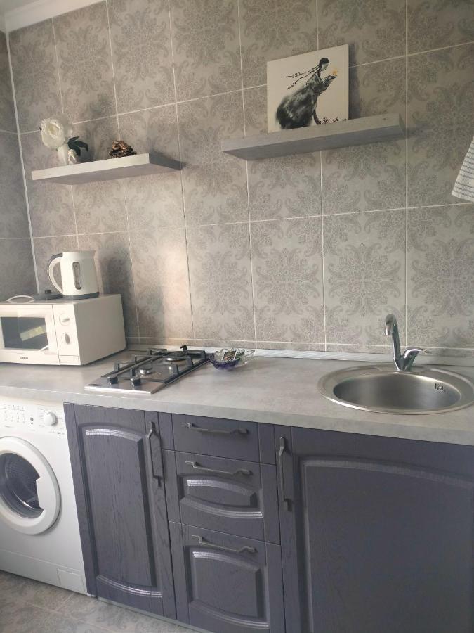 Квартира На Панфилова "Арбат" 1 Комн Almaty Eksteriør bilde